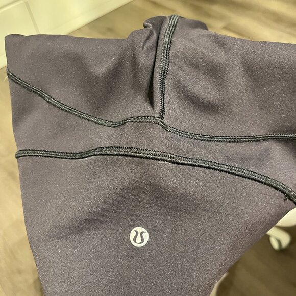 LULULEMON In Movement Tight 25" Everlux — Size 2 (Black) - Picture 2 of 6